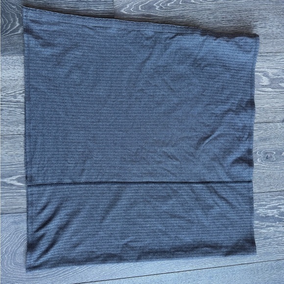 Lululemon Vinyasa Scarf in Black Herringbone - Picture 6 of 10